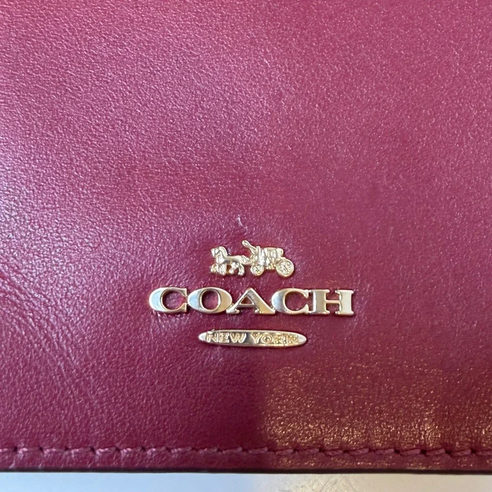 Coach Snap Phone Crossbody Women Burgundy Leather Gold Chain Strap Minimalist